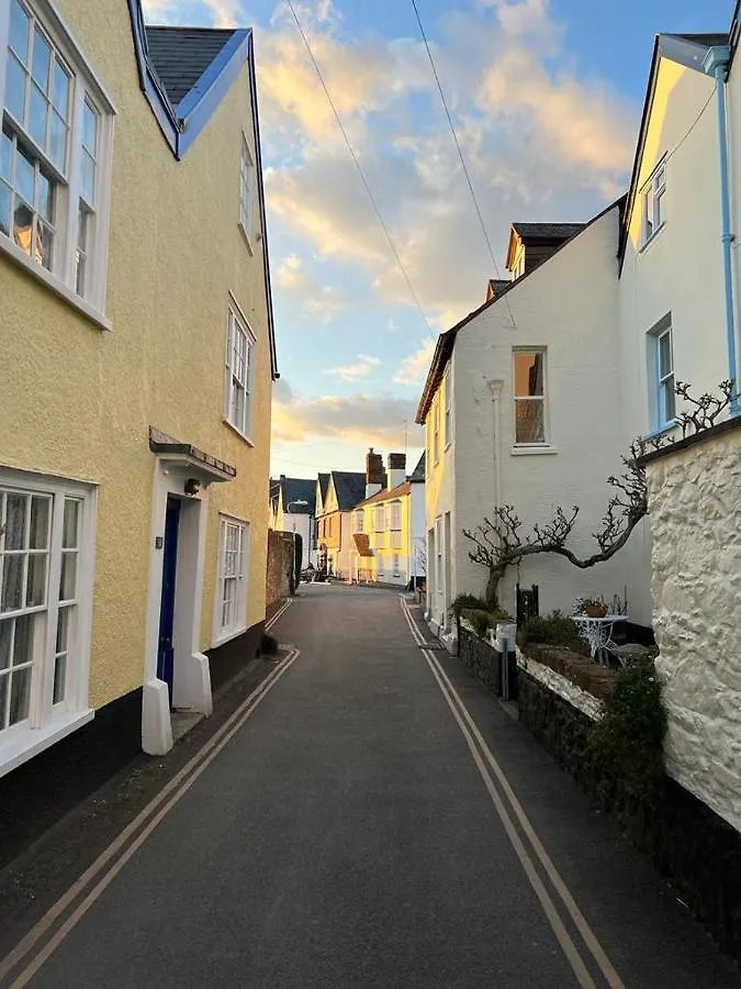 Church View A First Floor Apartment In The Heart Of Historic Topsham United Kingdom